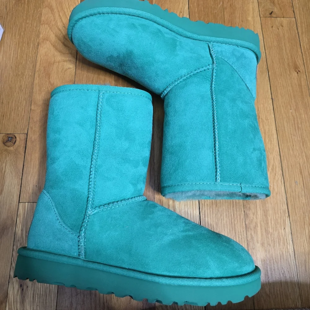 UGG Classic Short II Boots Emerald Green Size 5 - Picture 12 of 14